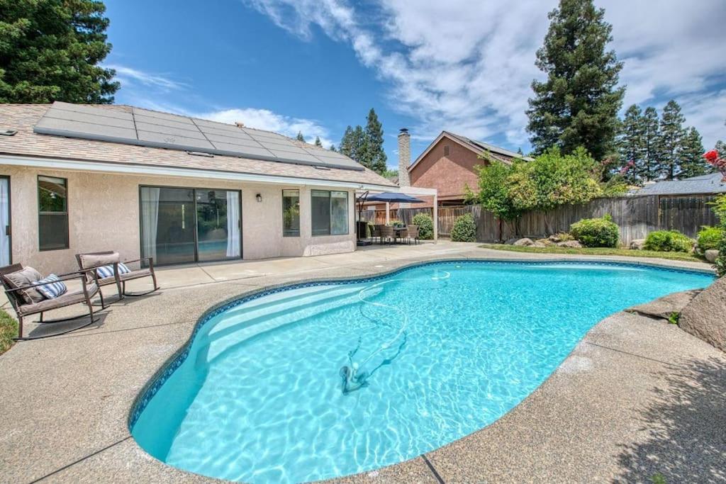 Stylish 3Br/2Ba Retreat W/ Pool! Dream Getaway Villa Fresno Exterior photo